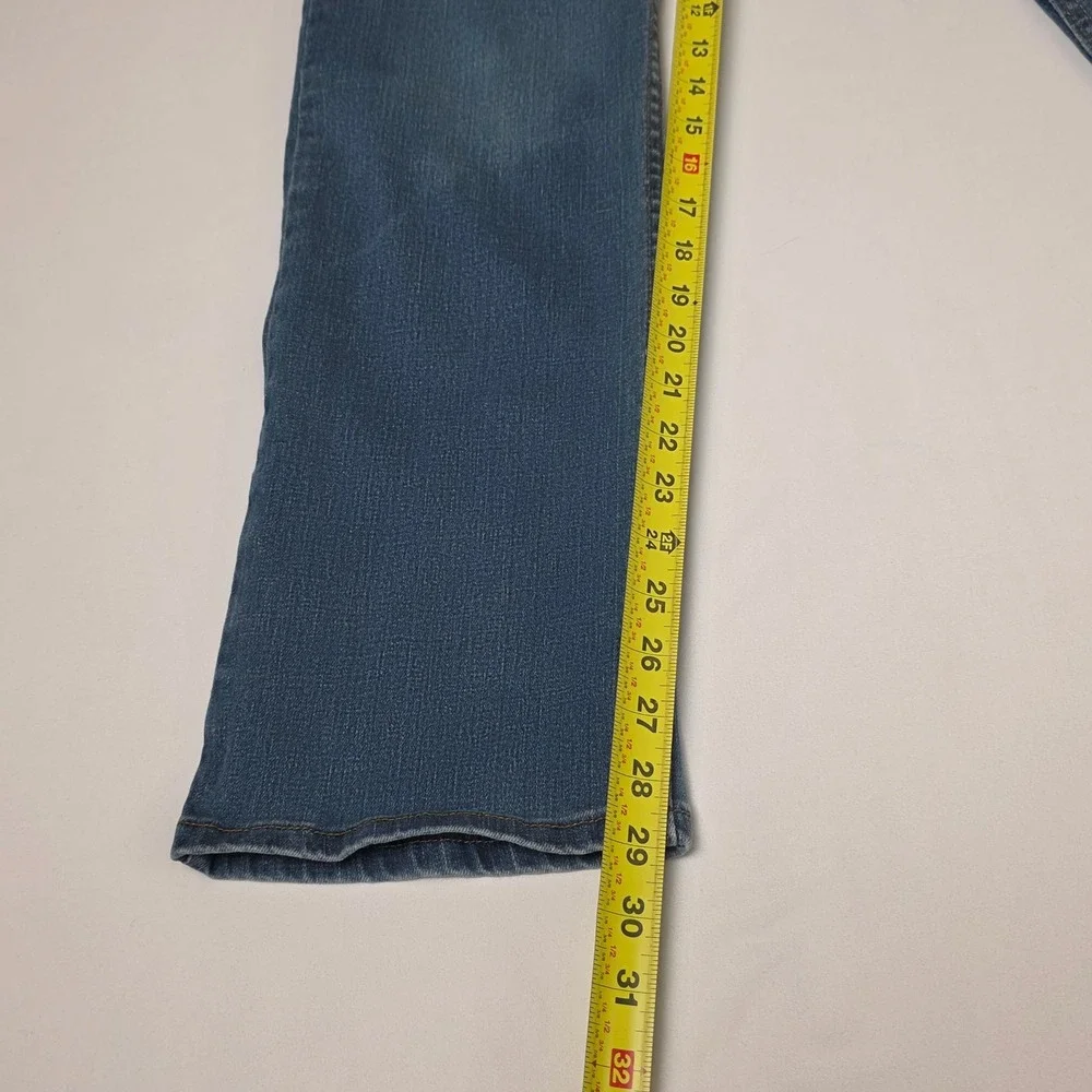 Wrangler Jeans Mens Straight Fit 31x30 Blue Medium Wash Denim 5-Pocket Classic‎